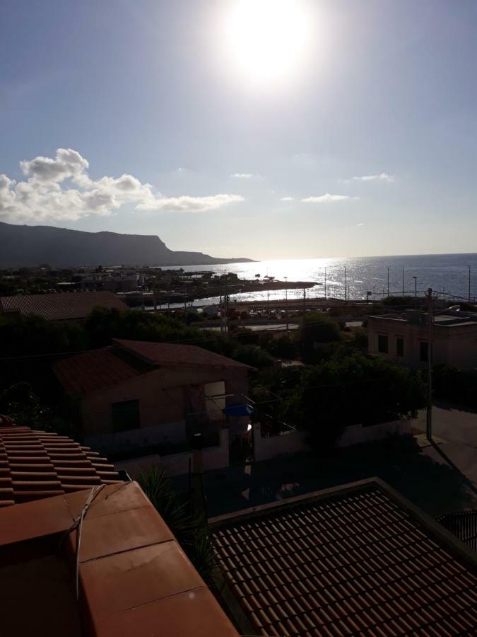 Casa Vacanze L'Orizzonte Lejlighedshotel Valderice Eksteriør billede
