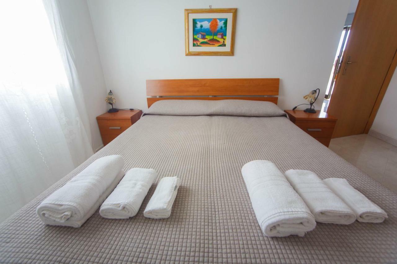 Casa Vacanze L'Orizzonte Lejlighedshotel Valderice Eksteriør billede